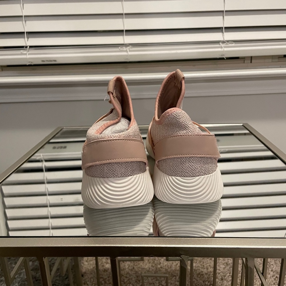 Pink sneakers - Picture 5 of 6